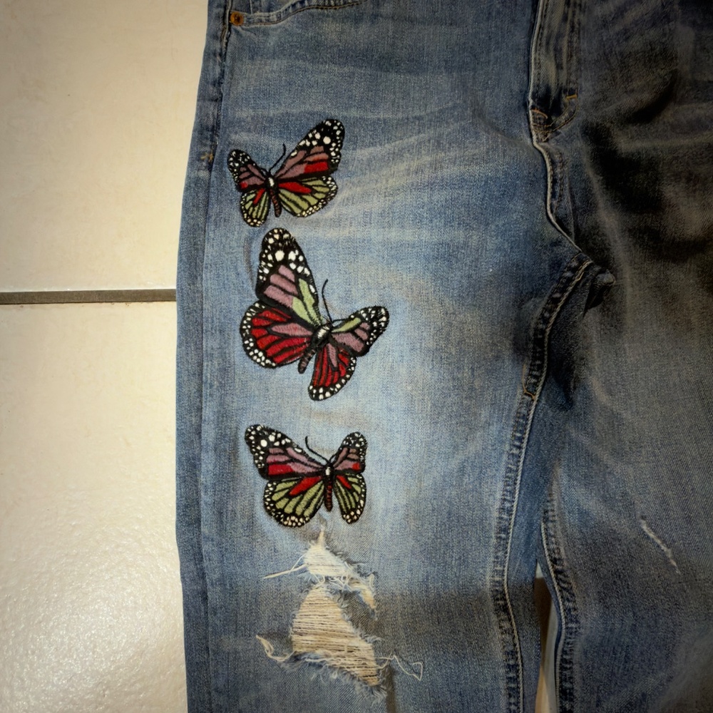 $139 Lucky Bridgette high rise slim straight jean w/butterfly embroidery 12/31 - Picture 5 of 16